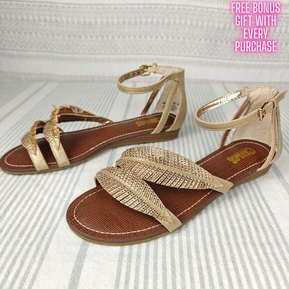 Carlos Gold Leaf Strap Flat Sandals Ankle Buckle Summer Shoes Size 8M - Picture 1 of 8